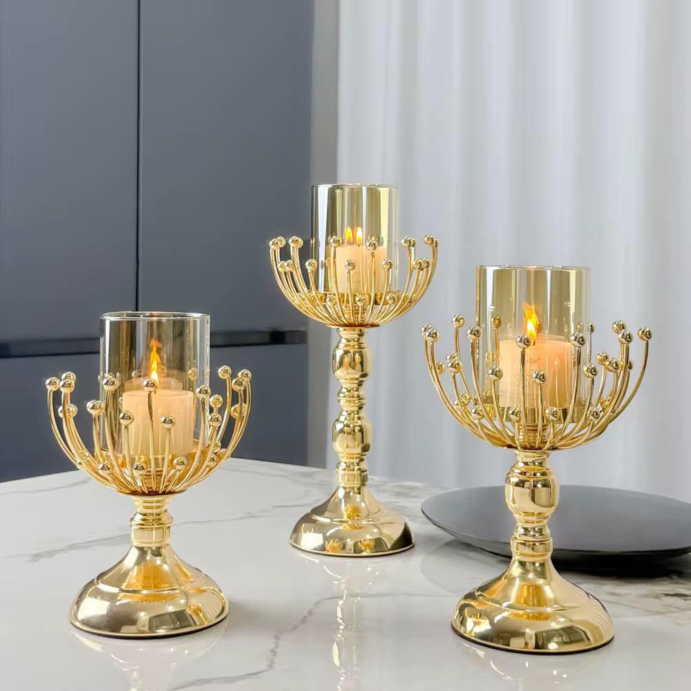 Candelabres en verre doré