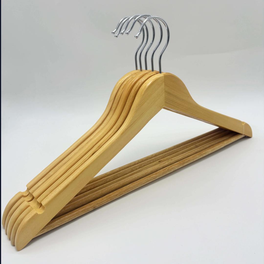 Cintre en bois naturel