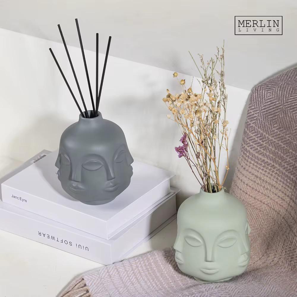 Vases Décoratifs Visages Abstraits en Céramique Mate Merlin Living
