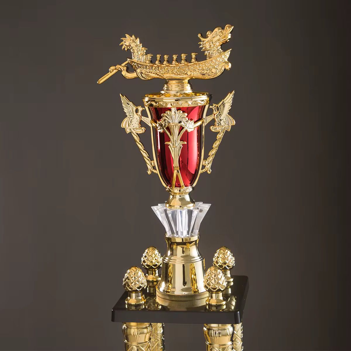 Trophées décoratifs en plastique