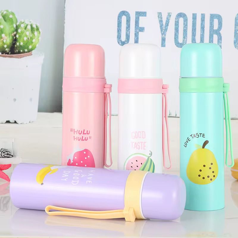 Gourde en acier inoxydable avec motif fraise