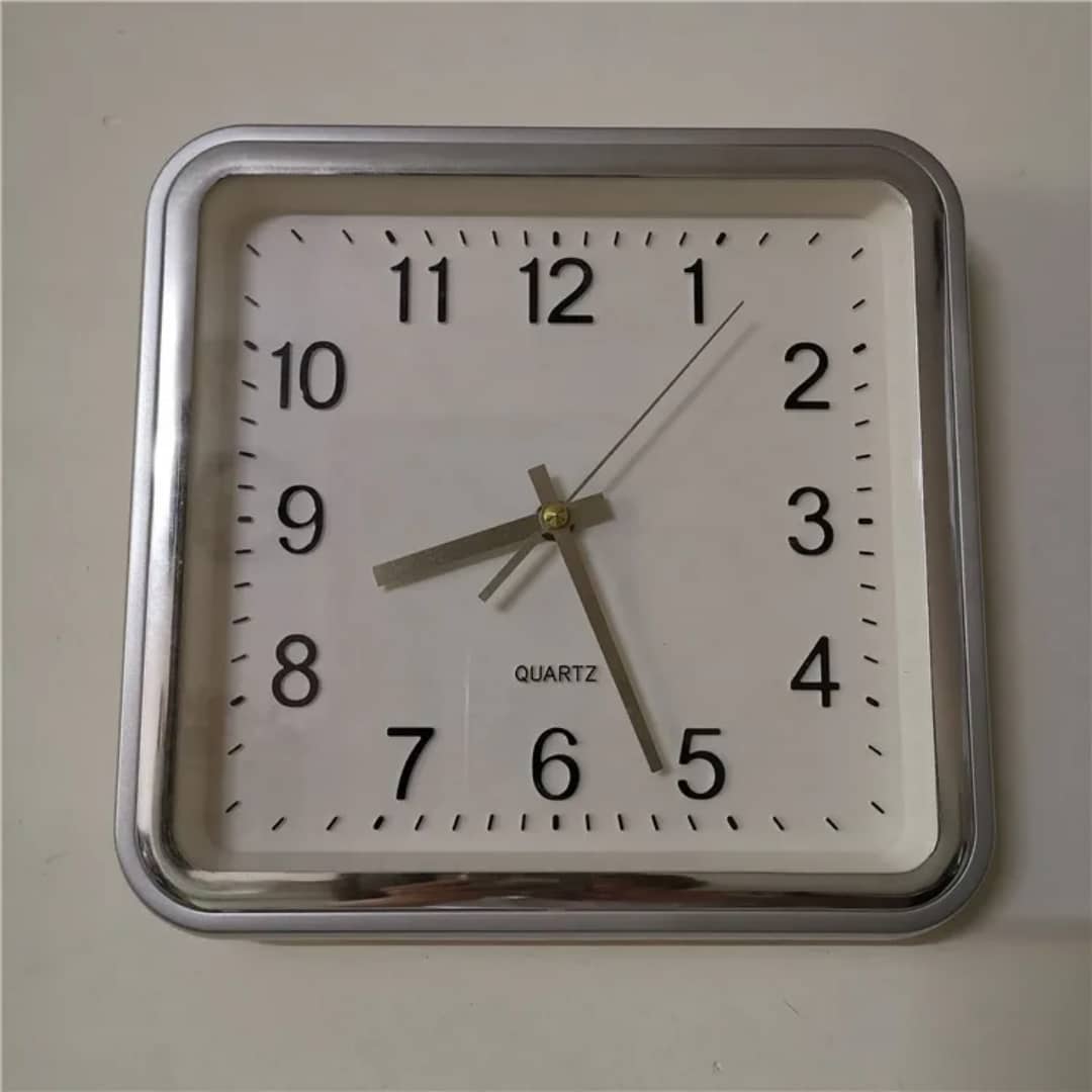 Horloge murale carrée