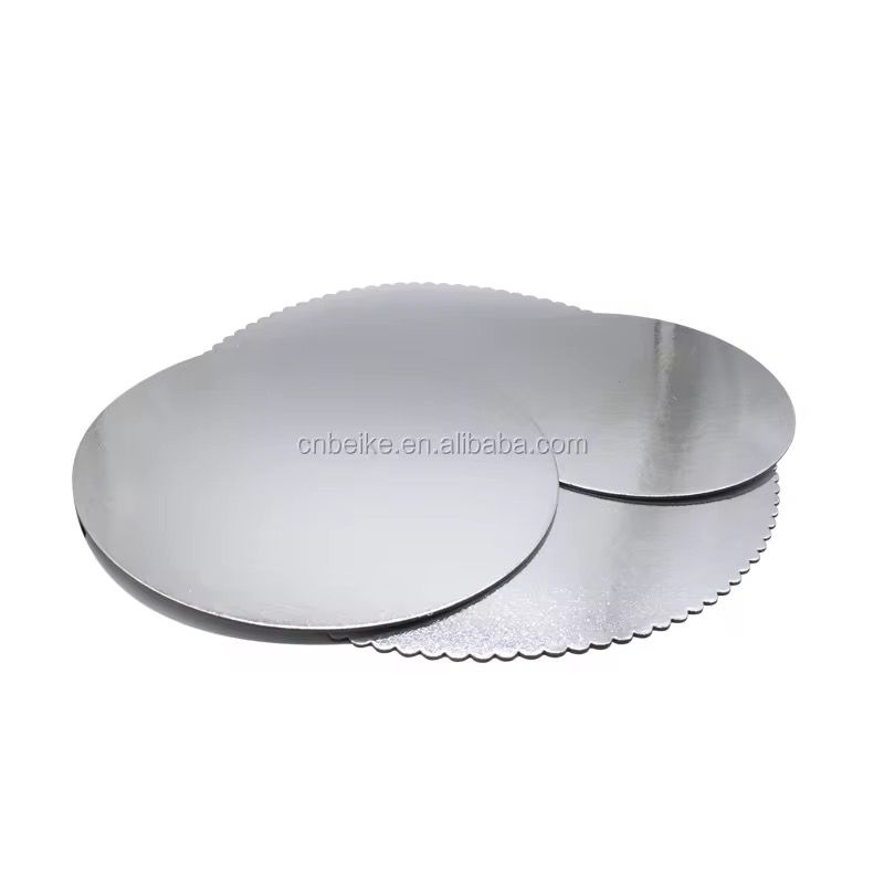Supports à Gâteau Ronds Argentés avec Bords Festonnés et Lisses