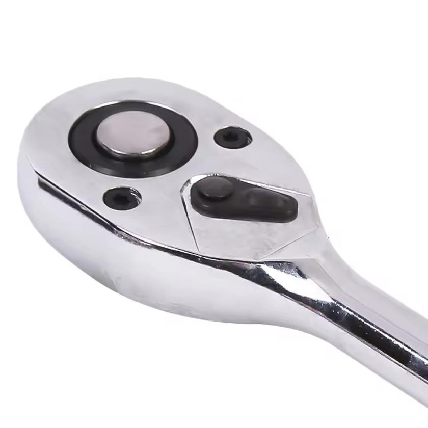 Jeu de douilles avec cliquet