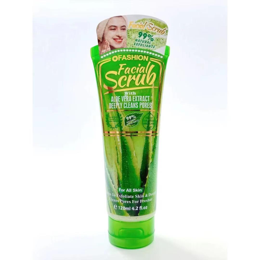 QFashion Facial Scrub With Strawberry Extract – Deeply Cleans