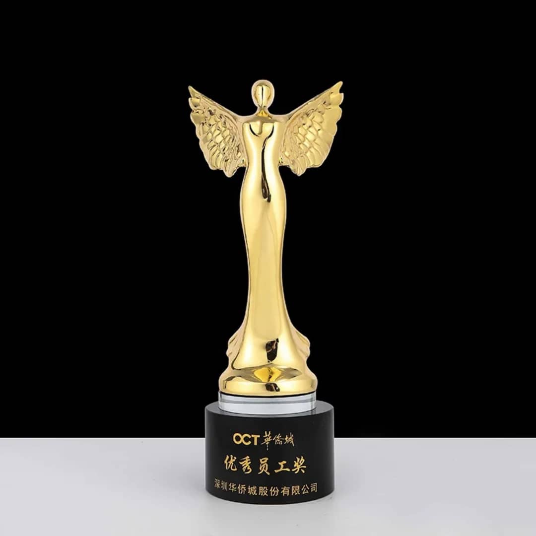 Trophée doré “OCT 华侨城” – Prix d’excellence du personnel