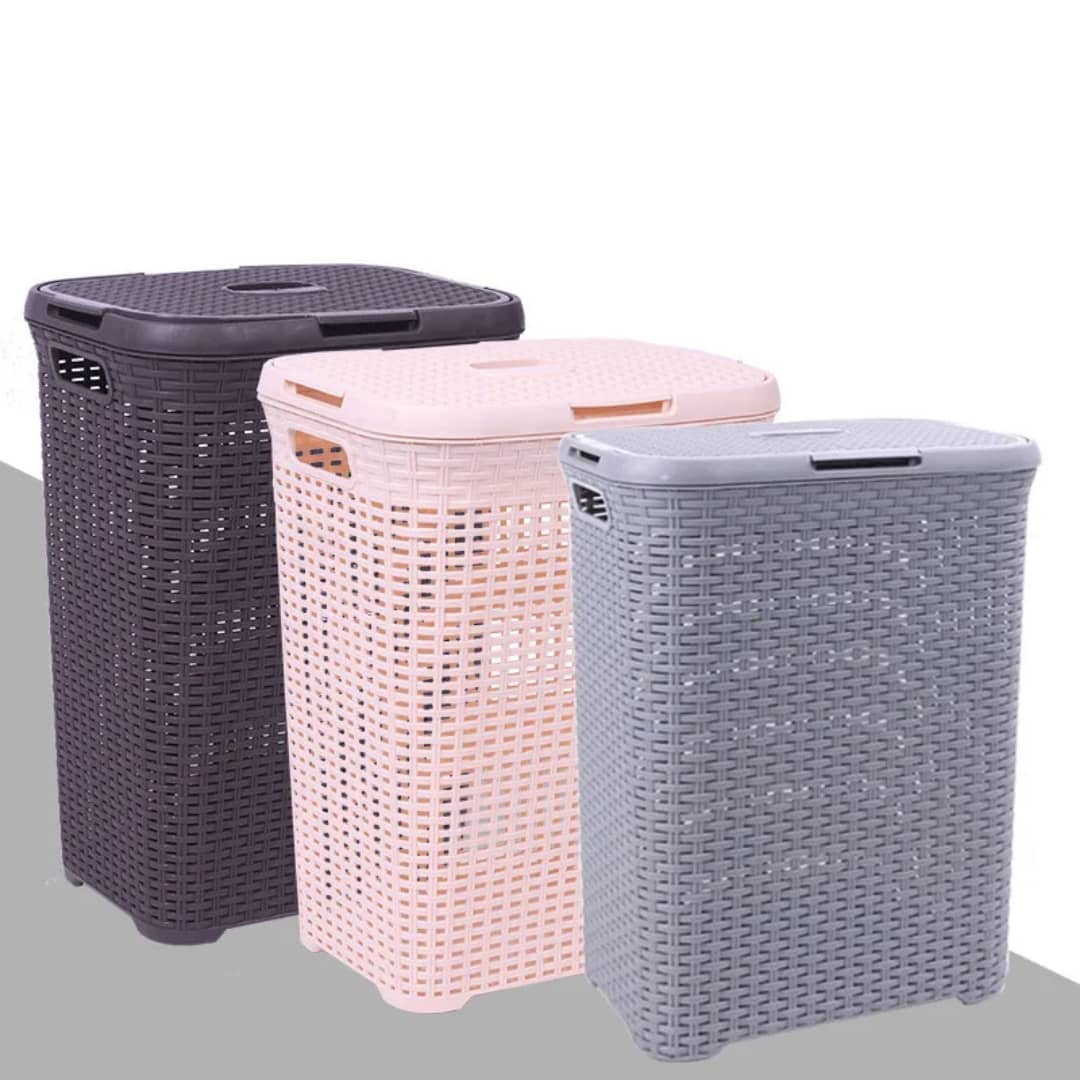Corbeilles à linge en plastique tressé