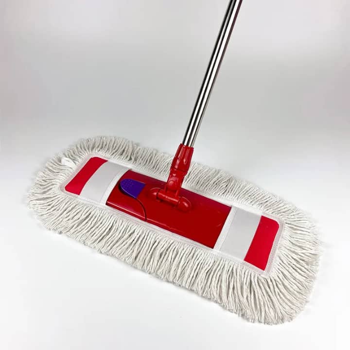 Moppe à plat avec système de nettoyage