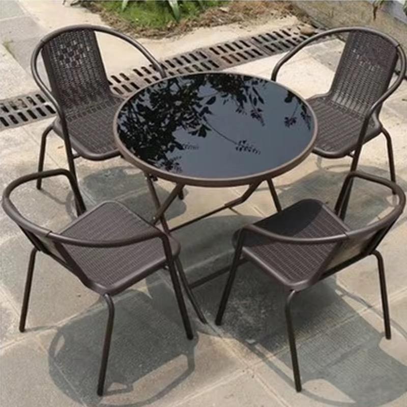 Ensemble de table et chaises de jardin