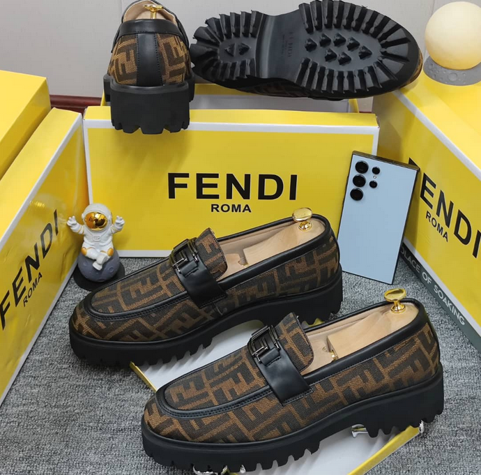FENDI FENDI Pointure: 44,41,40