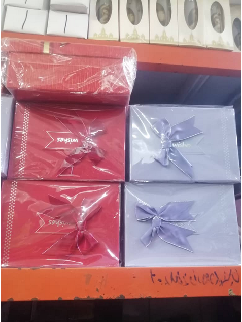 Boîte d'emballage de bijoux de mode Cadeau de montre d'affaires de luxe léger Festival d'anniversaire résistant à la poussière et à l'humidité