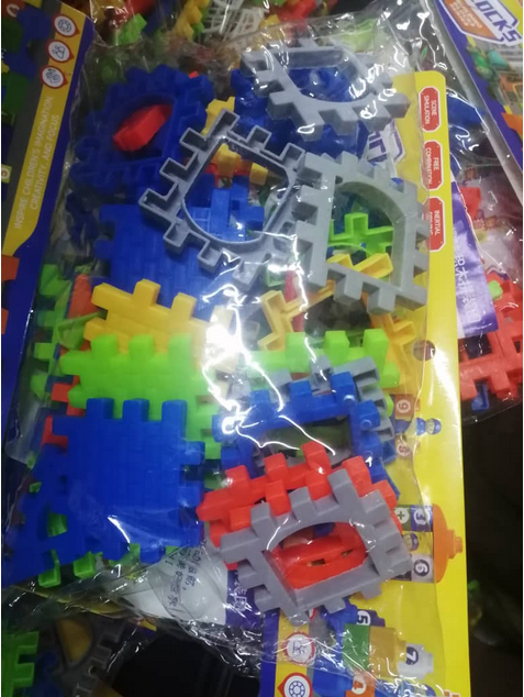 blocs de construction en plastique éducatifs classiques pour enfants