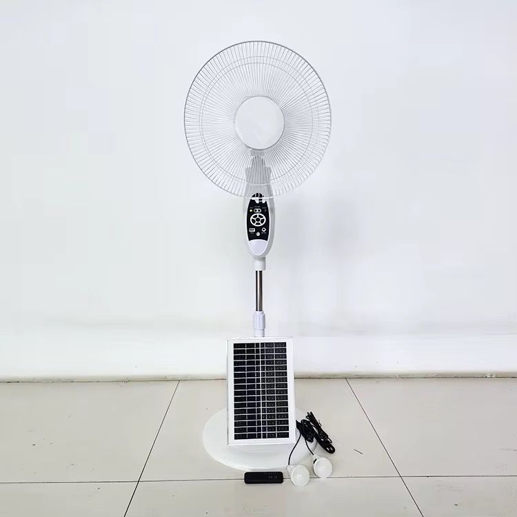Ventilateur sur pied solaire