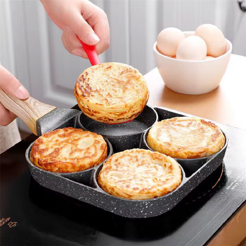 Poêle à omelette avec 4 compartiments
