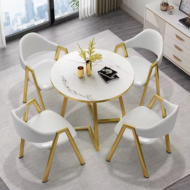 Ensemble de table et chaises modernes