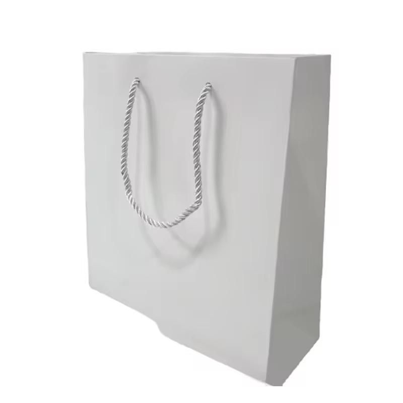 Sac cadeau blanc