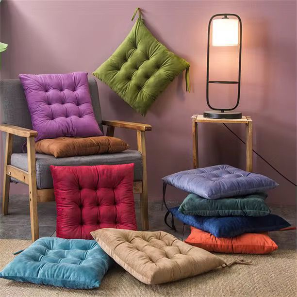 Coussin de fauteuil en velours violet