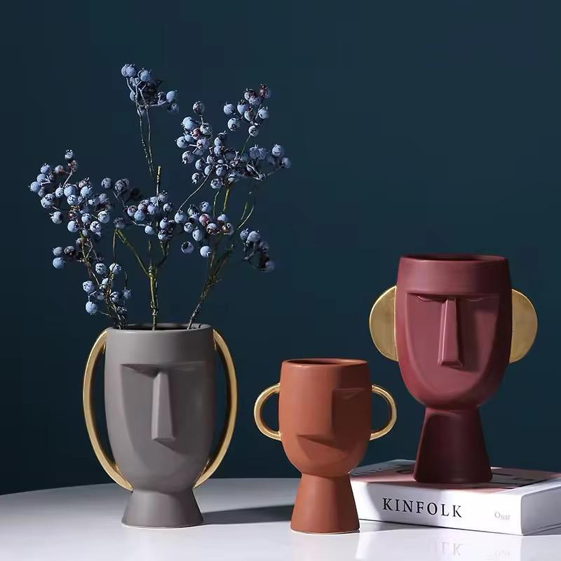 Vase Sculptural Visage Abstrait